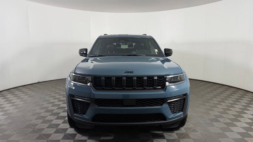 New 2026 Jeep Grand Cherokee L Limited AWD/4WD image 2