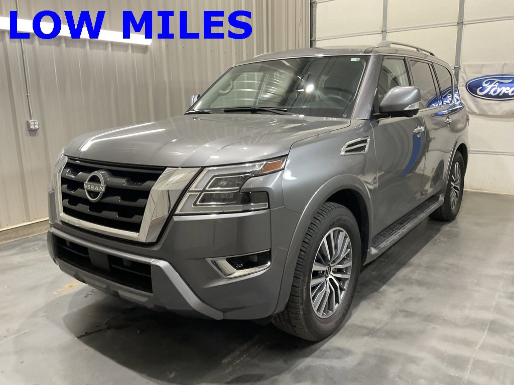 Used 2024 Nissan Armada SL w/ Captain's Chairs Package image 3