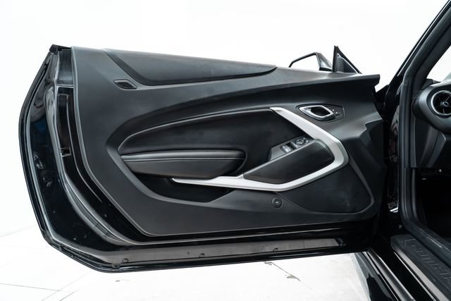 Used 2016 Chevrolet Camaro SS RWD image 17