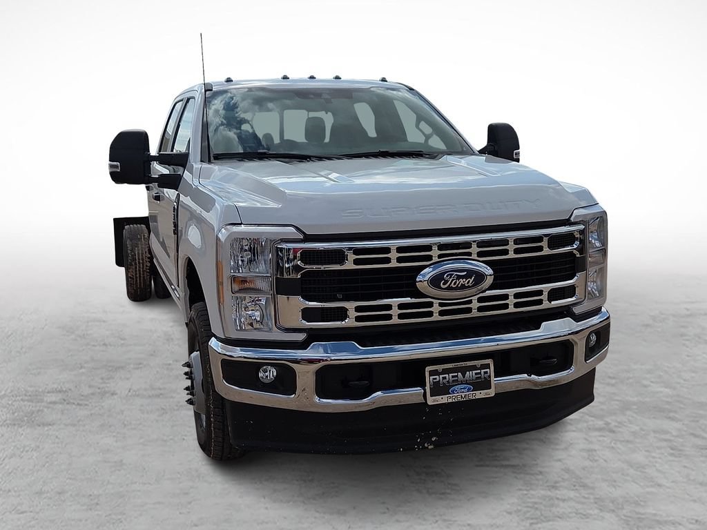 New 2026 Ford F350 XL w/ XL Chrome Package AWD/4WD image 2