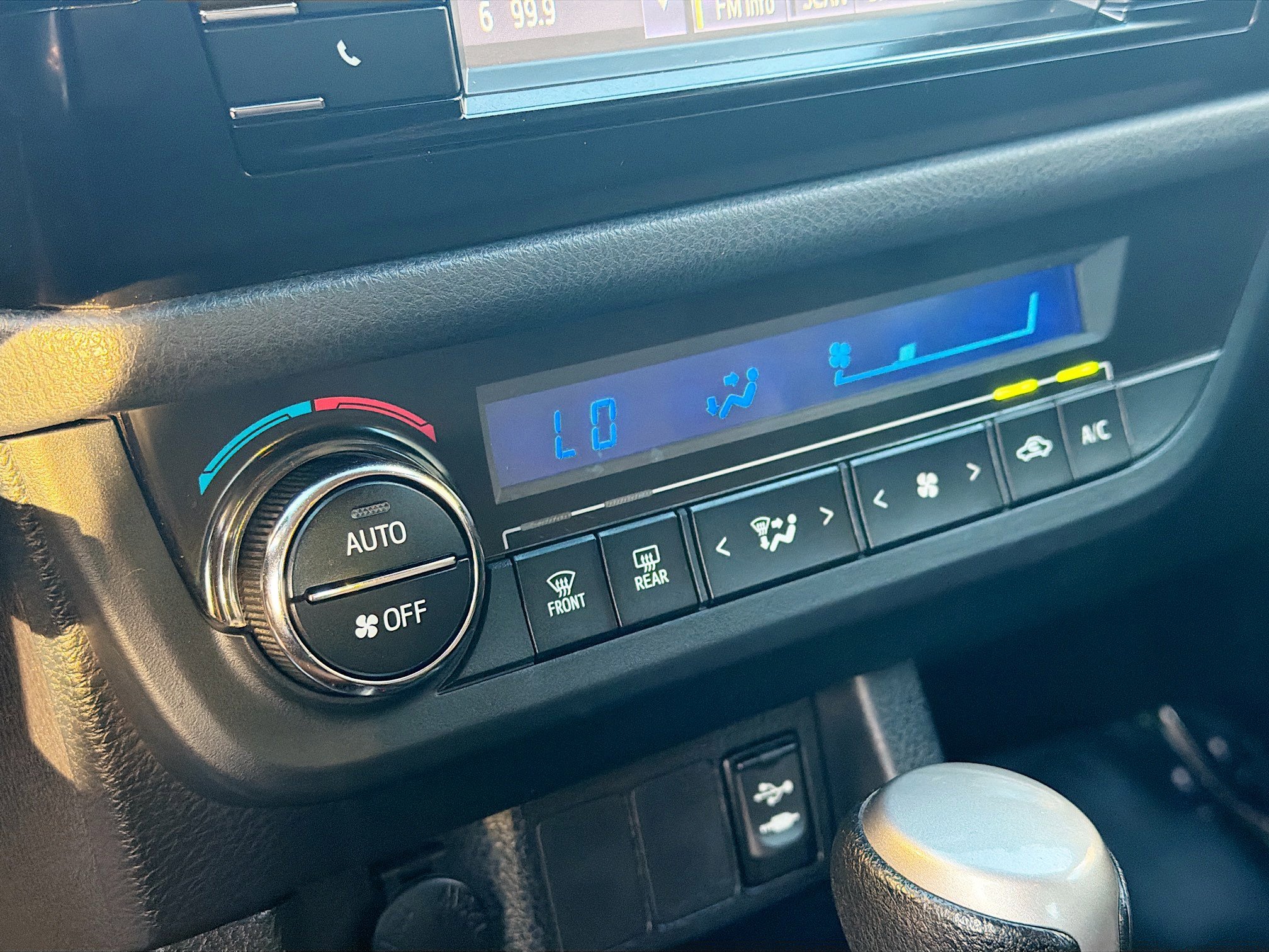 Used 2014 Toyota Corolla LE FWD image 22