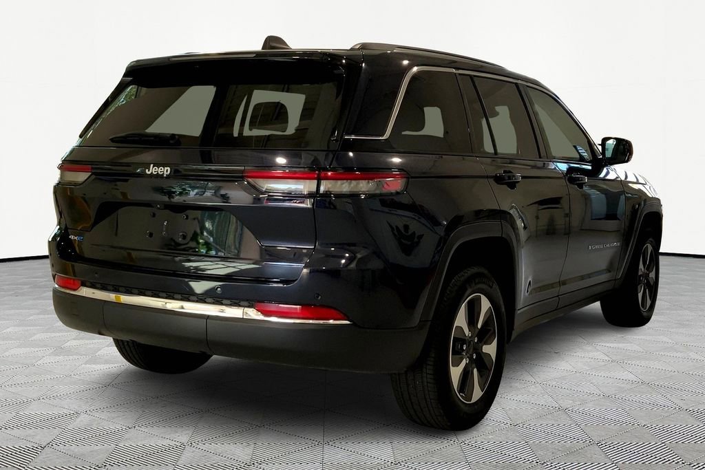 Used 2023 Jeep Grand Cherokee 4WD 4xe image 5