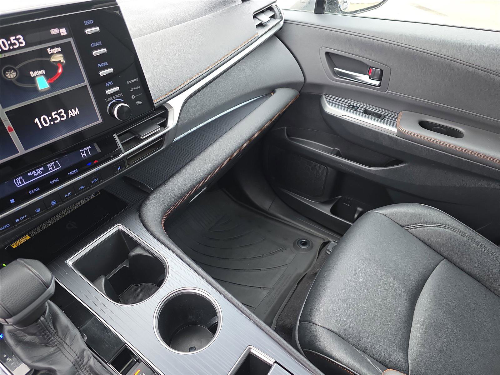 Used 2021 Toyota Sienna XSE w/ XSE Plus Package image 25