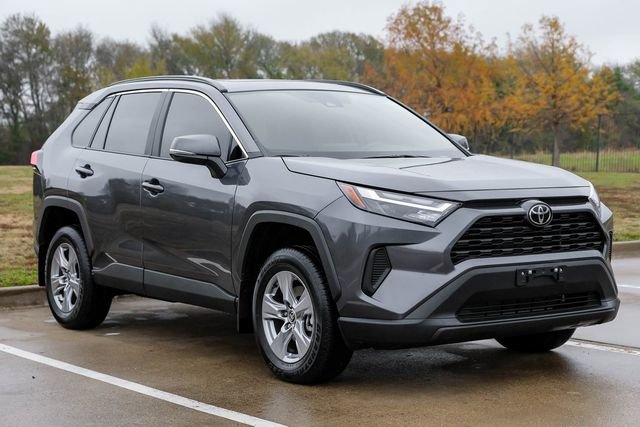 Used 2025 Toyota RAV4 XLE image 11