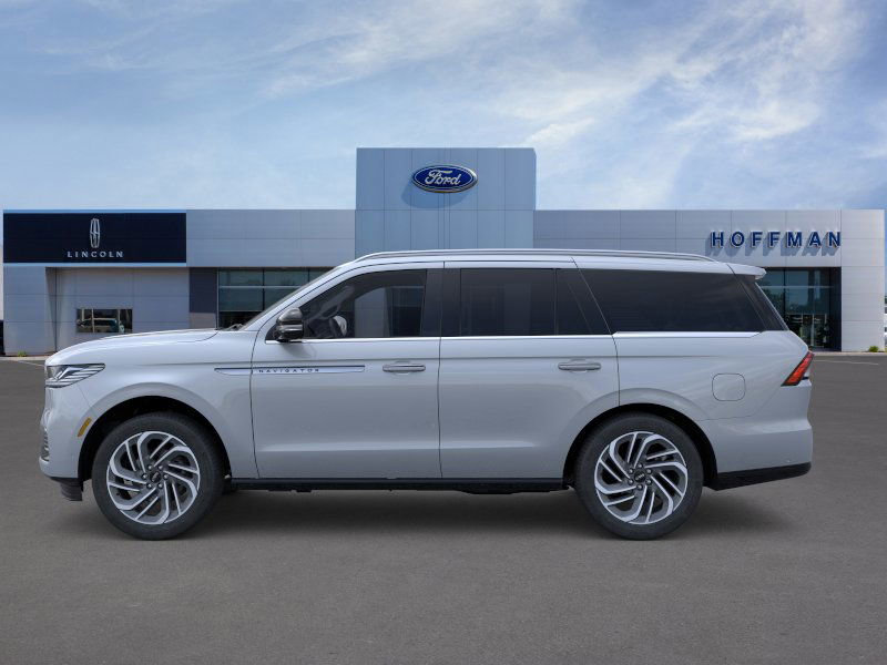 New 2025 Lincoln Navigator Reserve image 3