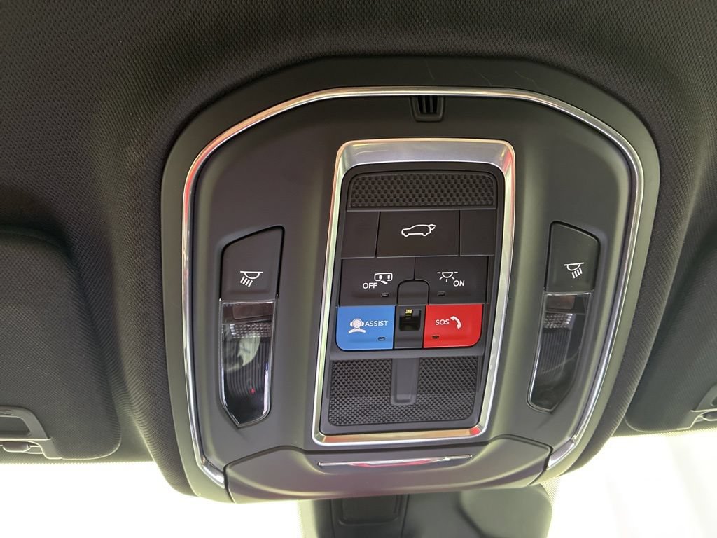 Used 2024 Jeep Grand Cherokee Limited AWD/4WD image 22