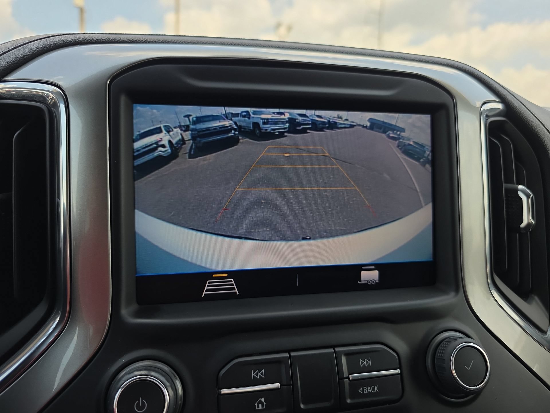Used 2021 Chevrolet Silverado 1500 LT RWD image 23