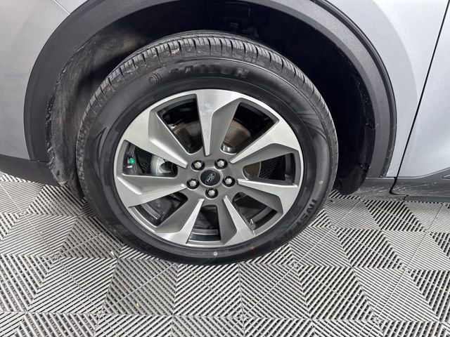 Used 2024 Ford Escape Platinum image 9