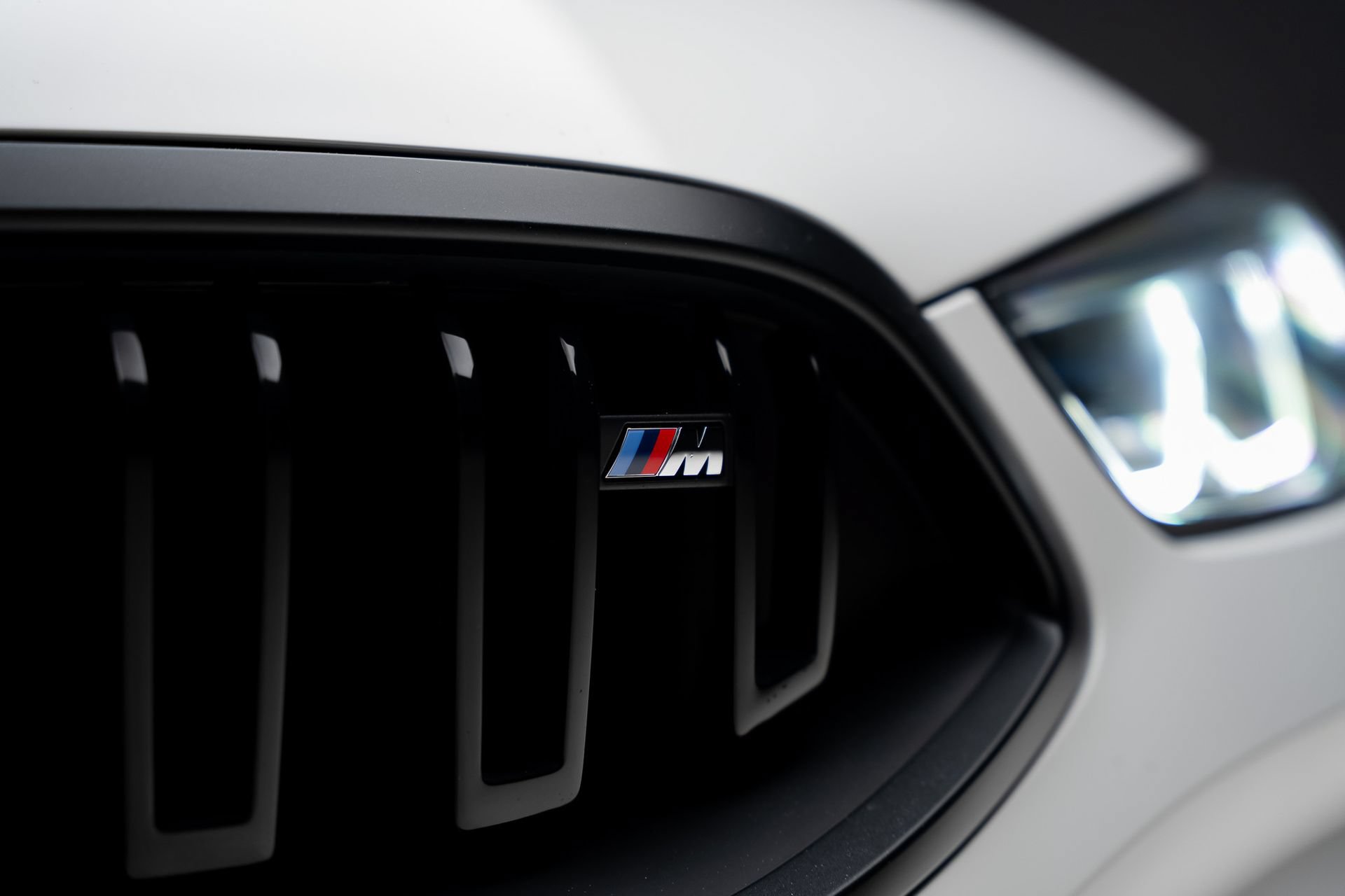 Used 2023 BMW M850i xDrive Convertible AWD/4WD image 16