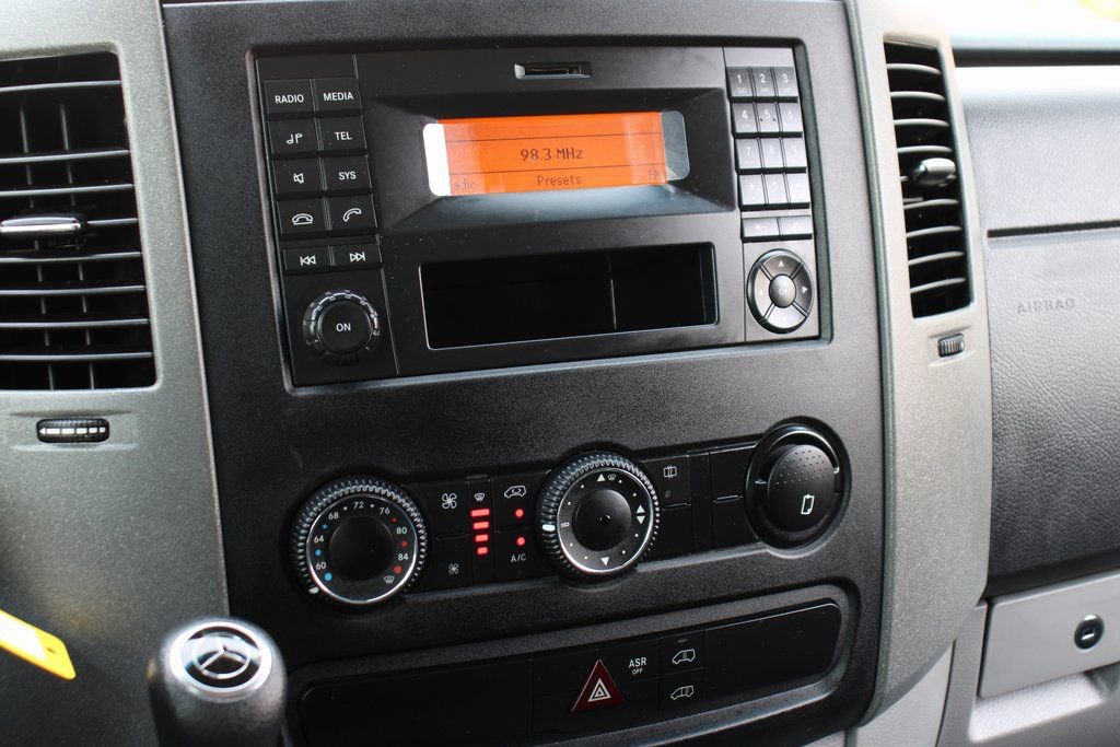 Used 2016 Mercedes-Benz Sprinter 2500 image 30