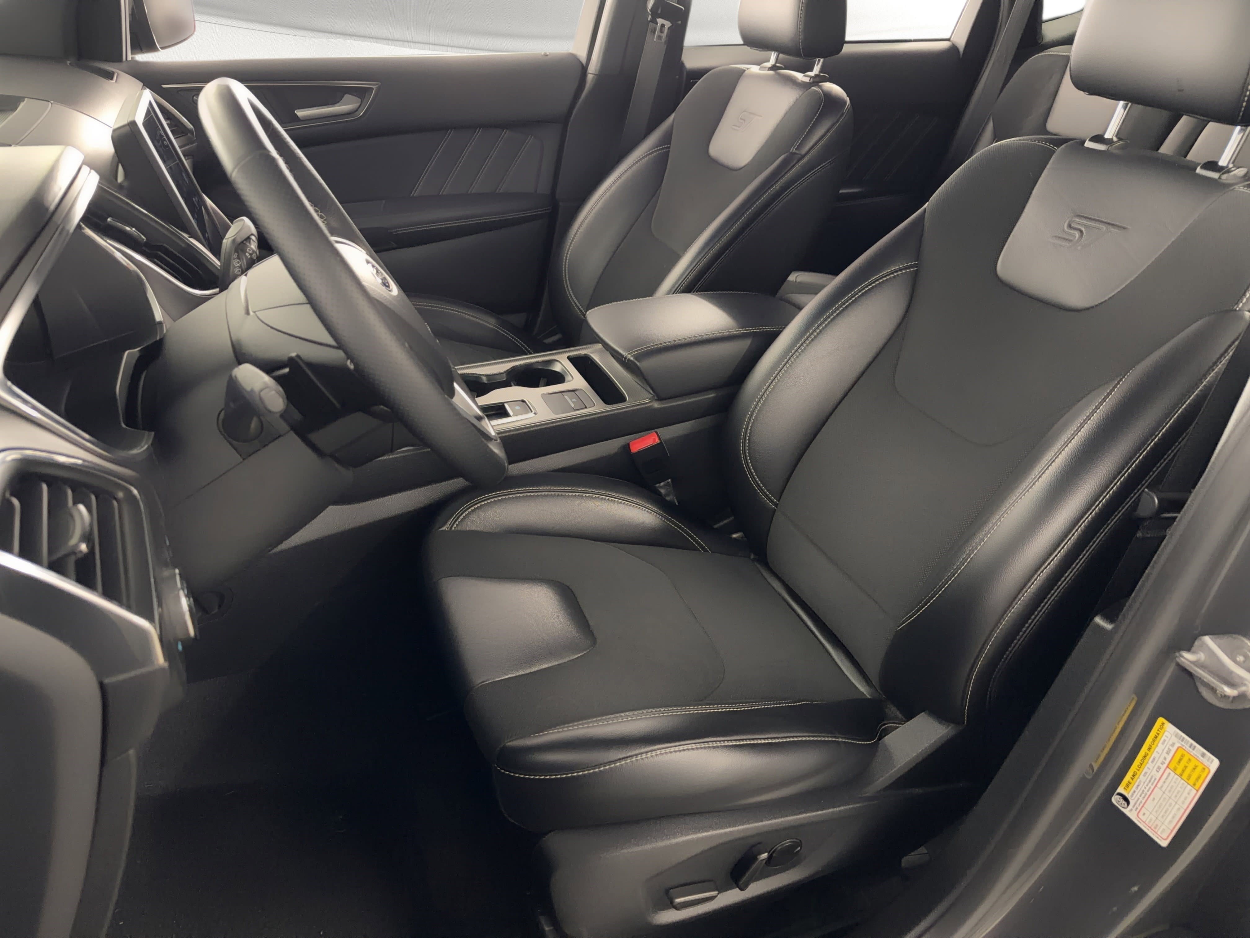 Used 2021 Ford Edge ST image 5