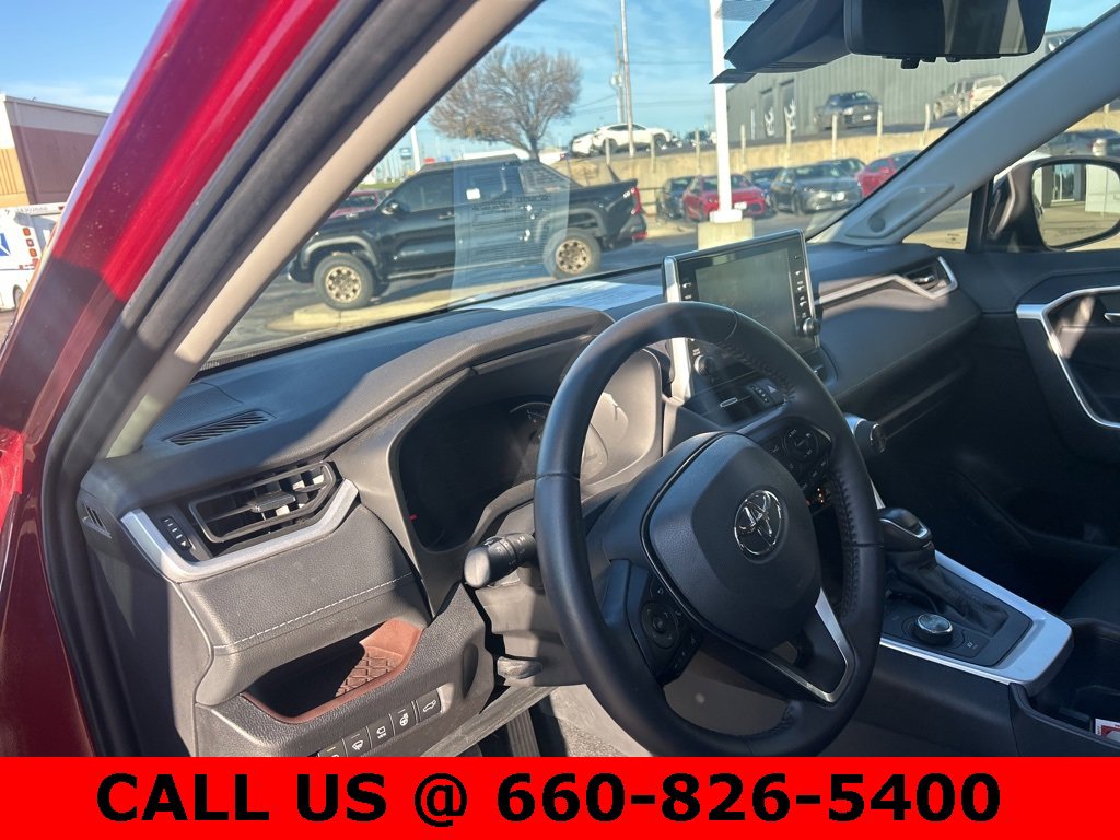 Used 2022 Toyota RAV4 Limited image 15