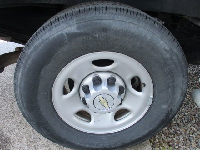 Used 2024 Chevrolet Express 2500 w/ Driver Convenience Package RWD image 28