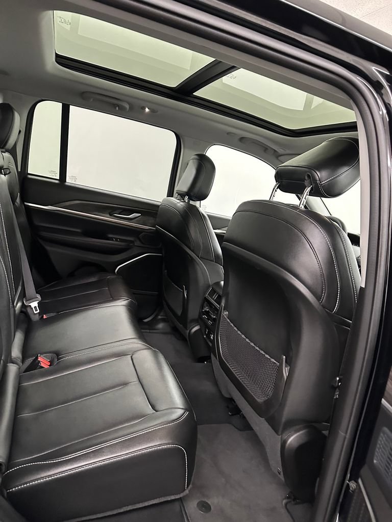 Used 2023 Jeep Grand Cherokee 4WD 4xe image 36
