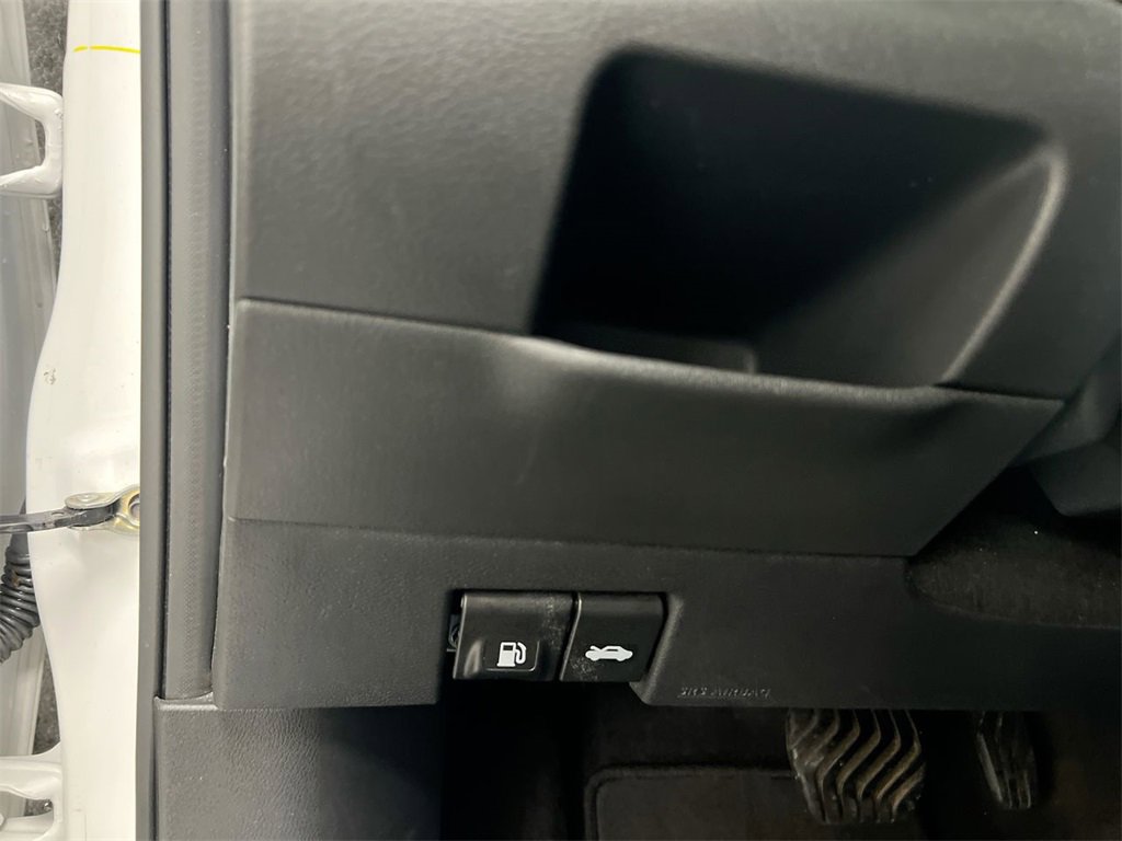 Used 2023 Nissan Kicks SV image 17