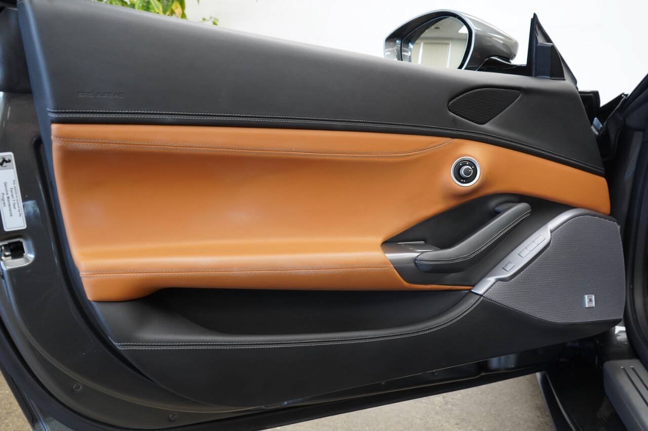 Used 2019 Ferrari Portofino RWD image 67