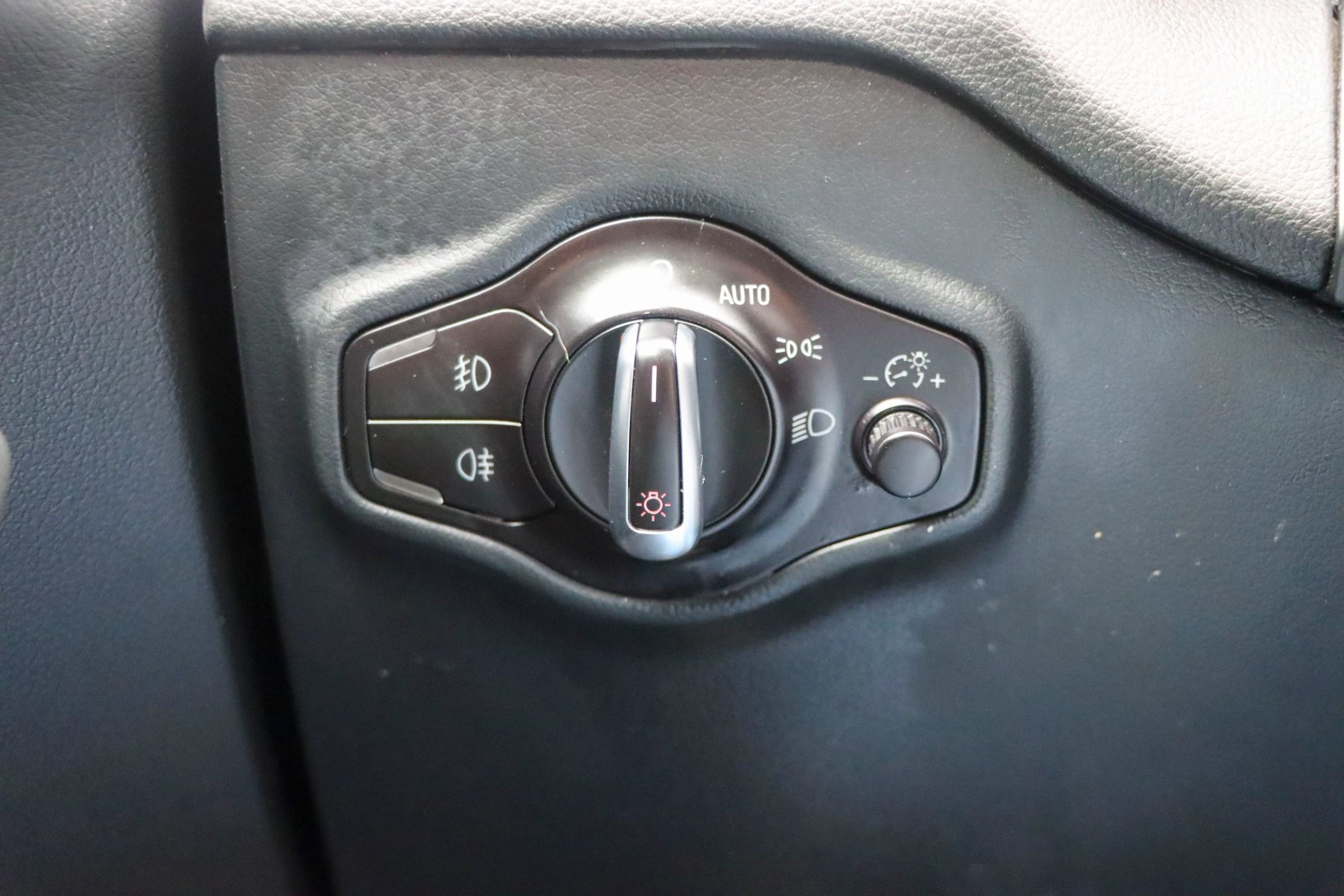 Used 2016 Audi Q5 2.0T Premium w/ Audi MMI Navigation Plus image 31