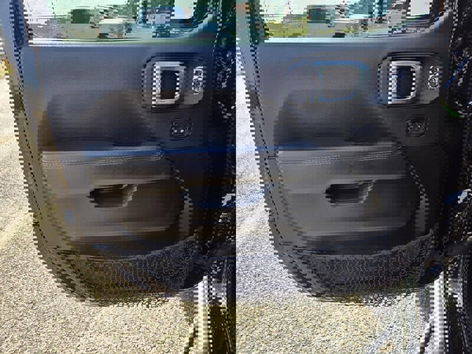 Used 2020 Jeep Wrangler Unlimited Sahara image 18