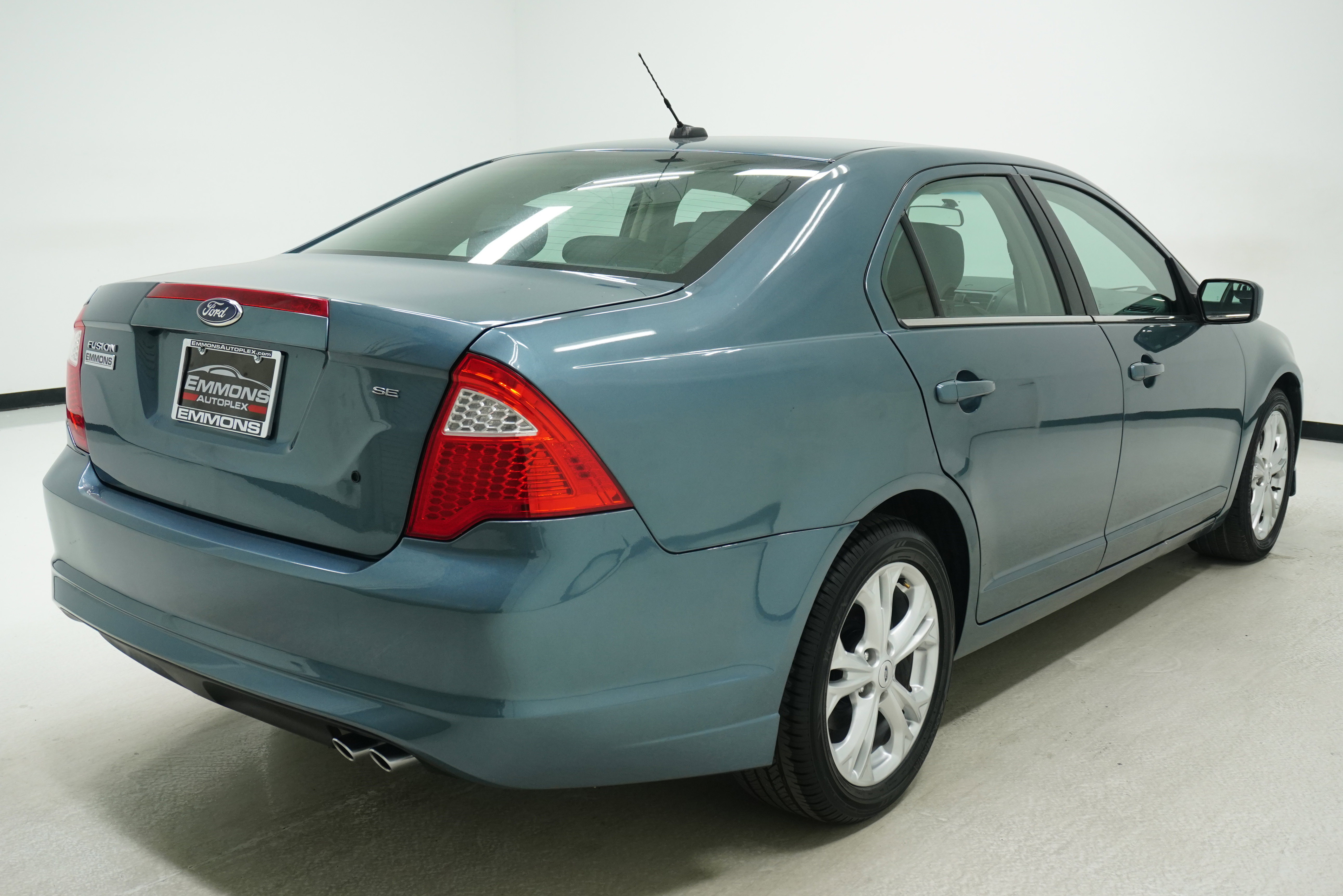 Used 2012 Ford Fusion SE FWD image 4