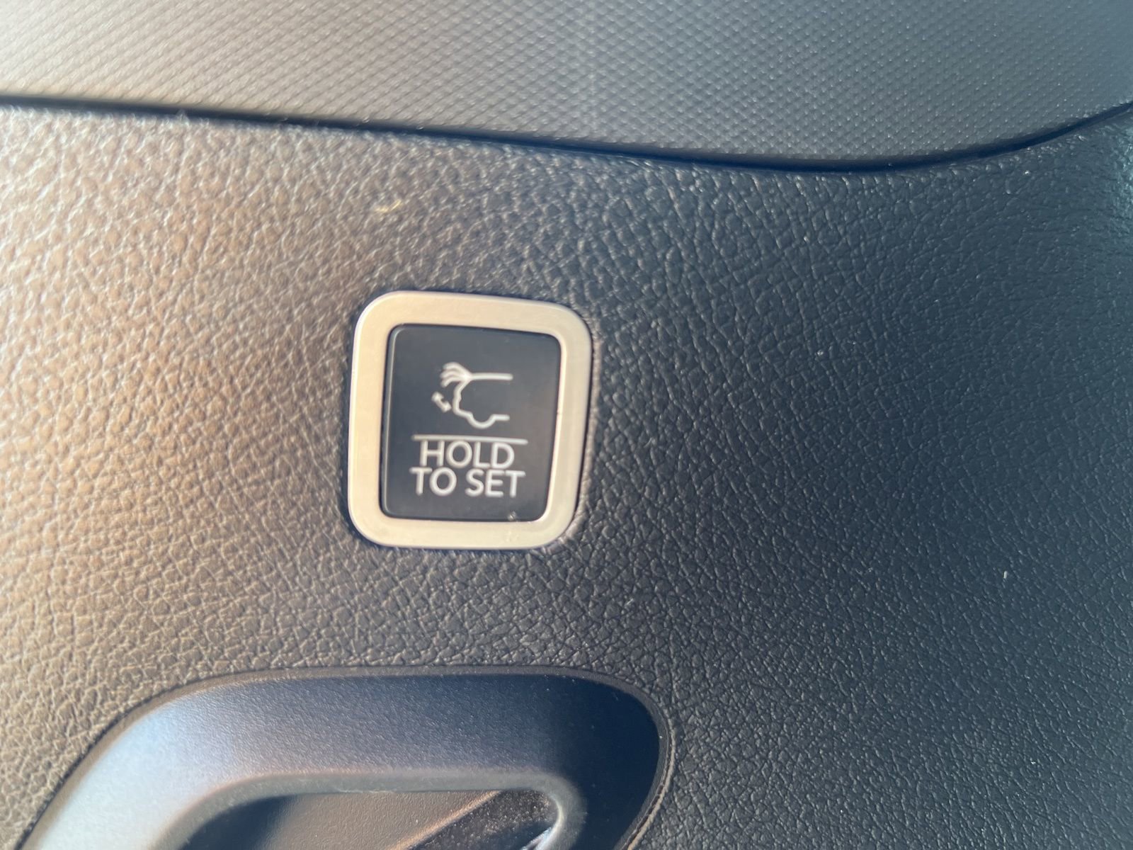 Used 2022 Jeep Wagoneer Series III w/ Flexible Seating Group image 32