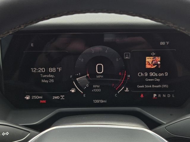 Used 2025 GMC Acadia AT4 AWD/4WD image 30