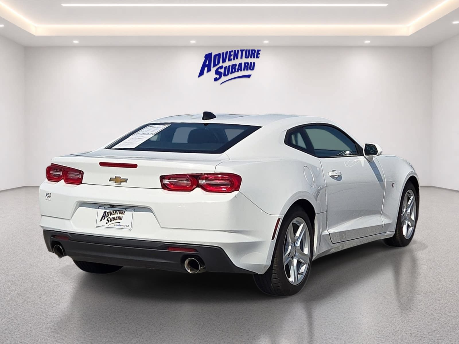 Used 2023 Chevrolet Camaro LT RWD image 6