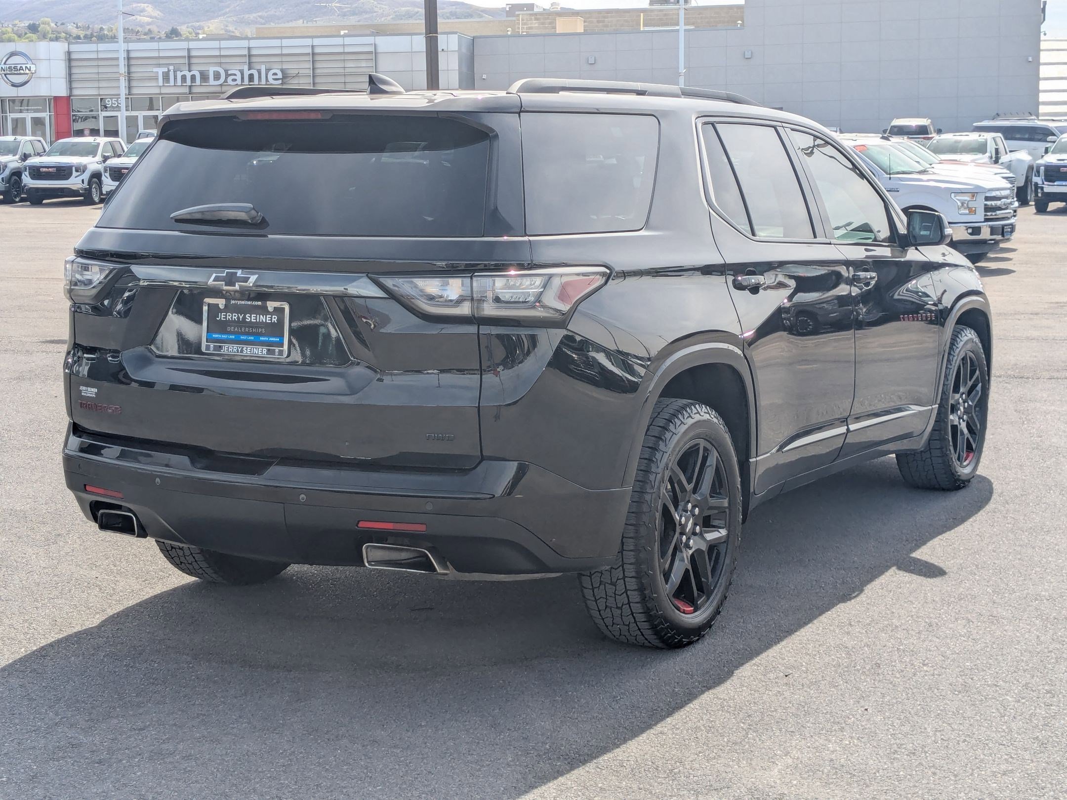 Used 2020 Chevrolet Traverse Premier w/ Redline Edition image 5