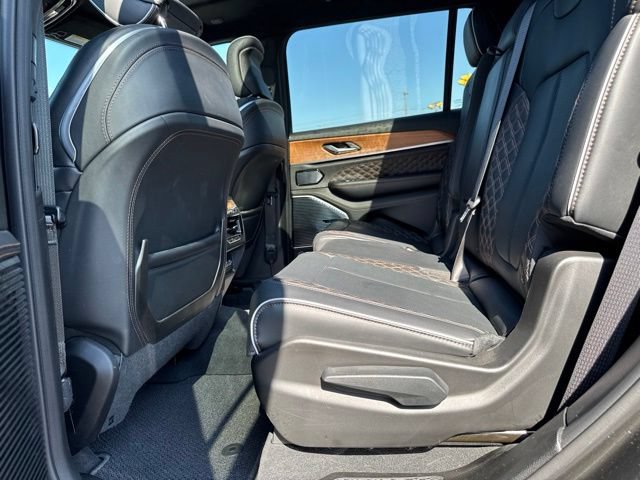 Used 2025 Jeep Grand Cherokee L Summit AWD/4WD image 23