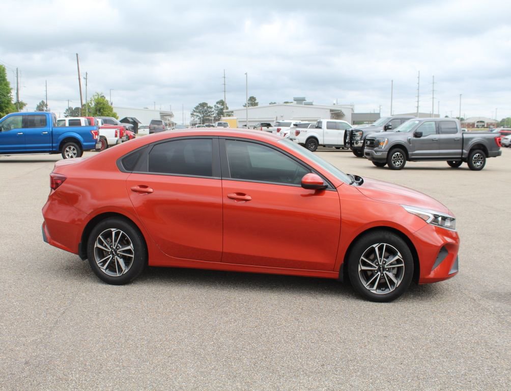 Used 2022 Kia Forte LXS image 9