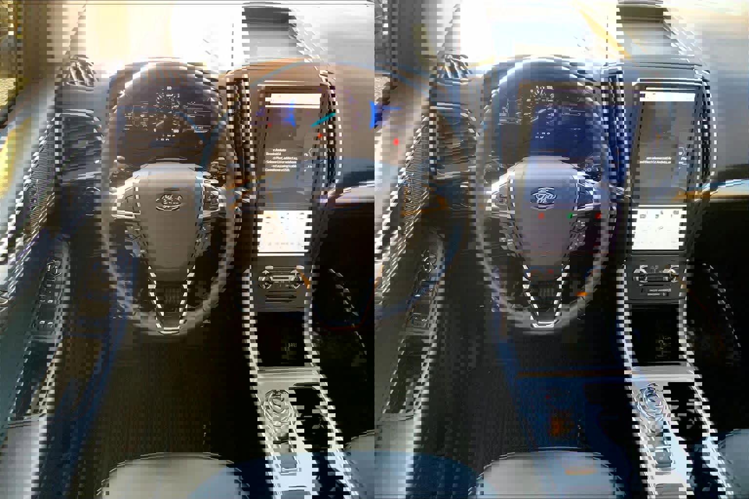 Used 2024 Ford Edge SEL w/ Sport Appearance Package image 6