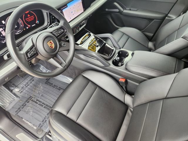 Used 2024 Porsche Cayenne image 7