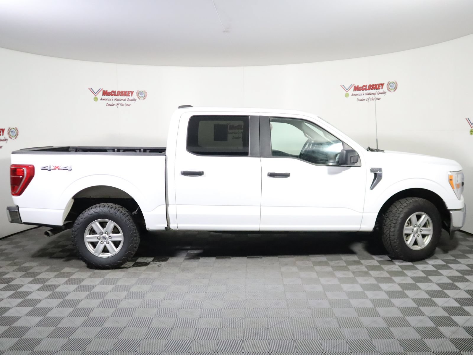 Used 2022 Ford F150 XLT w/ Trailer Tow Package AWD/4WD image 4
