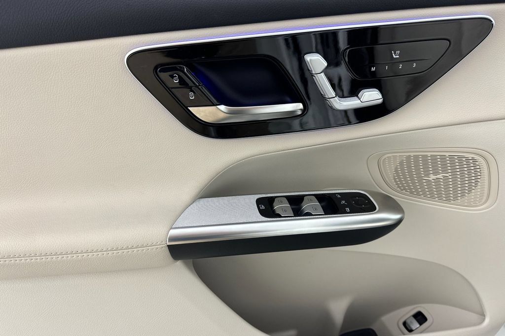 Certified 2026 Mercedes-Benz GLC 300 image 12