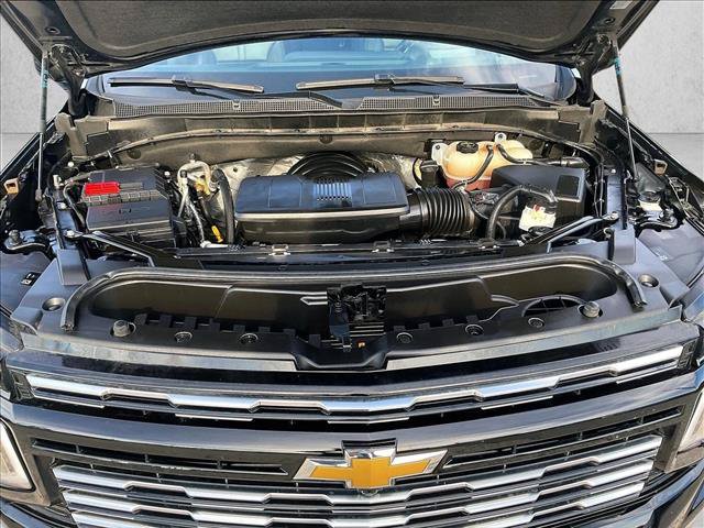 Certified 2025 Chevrolet Suburban High Country RWD image 11