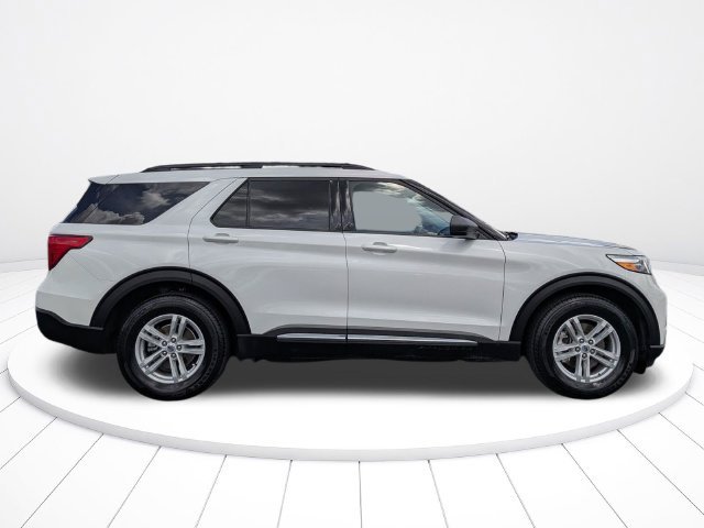 Used 2023 Ford Explorer XLT RWD image 2