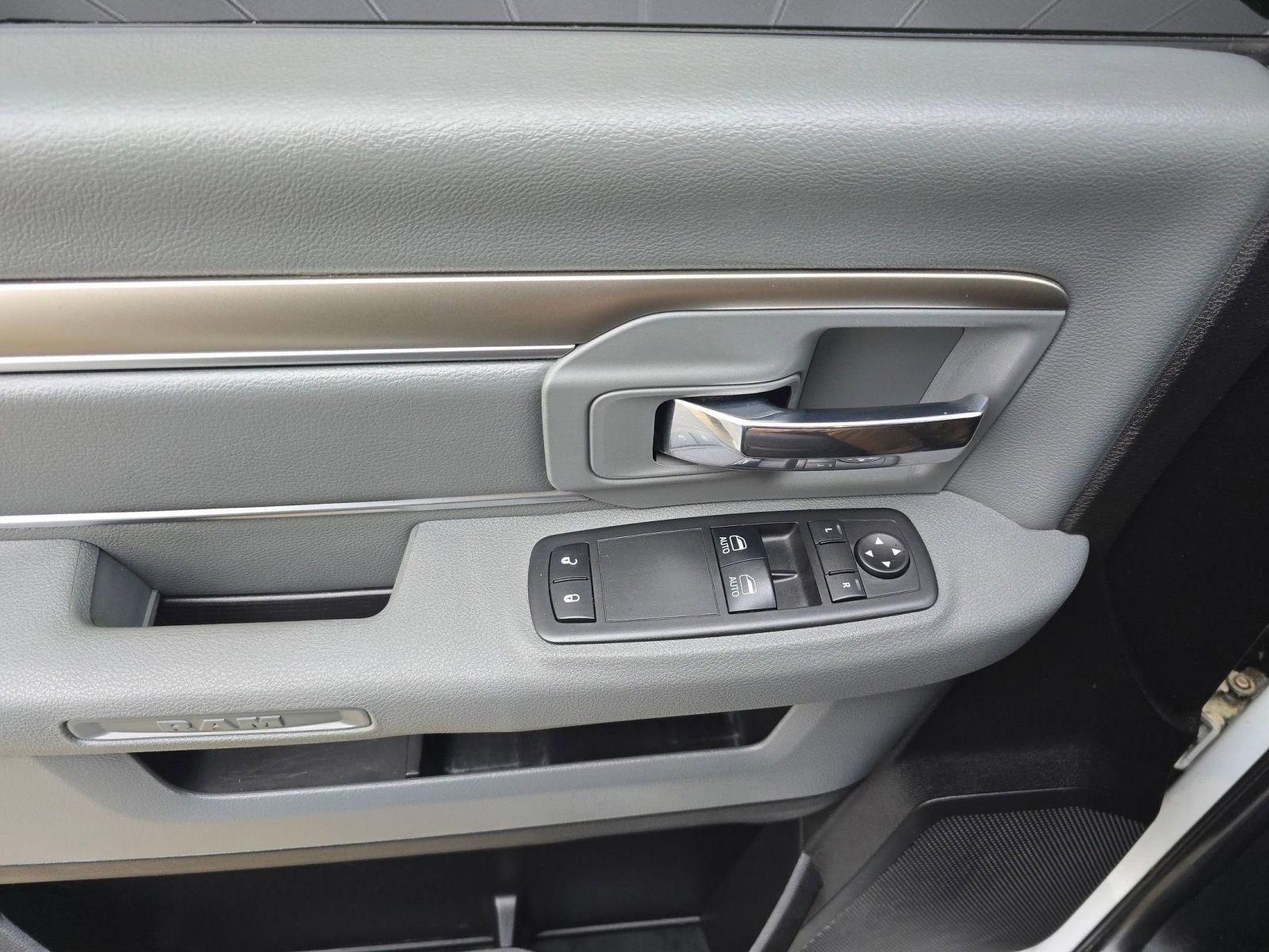 Used 2018 RAM 1500 Express image 16