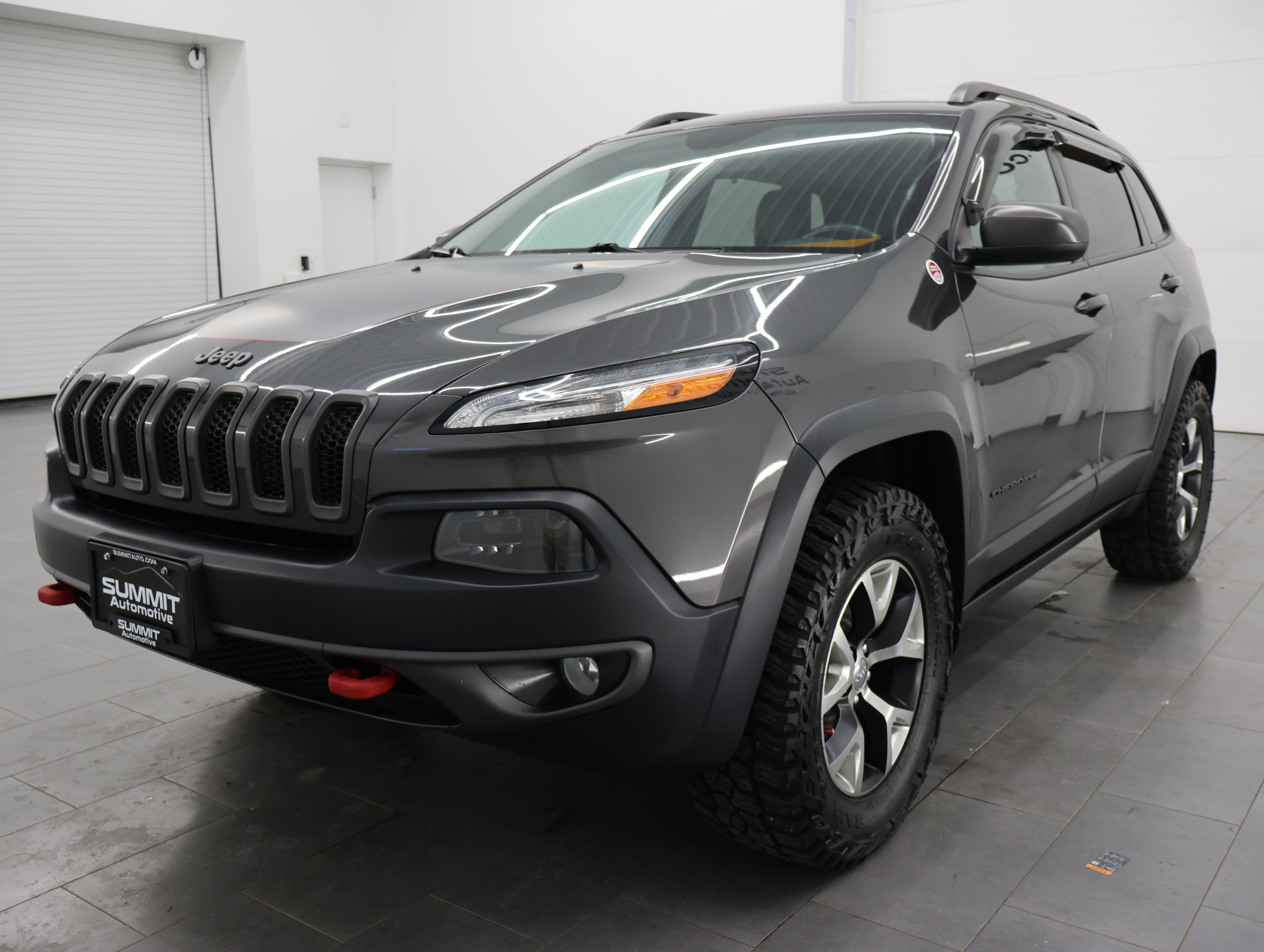 Used 2015 Jeep Cherokee Trailhawk w/ Leather Interior Group AWD/4WD image 6