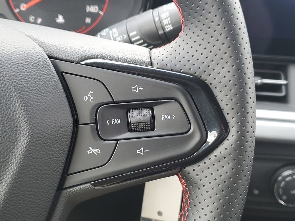 Used 2024 Chevrolet Trax RS image 13