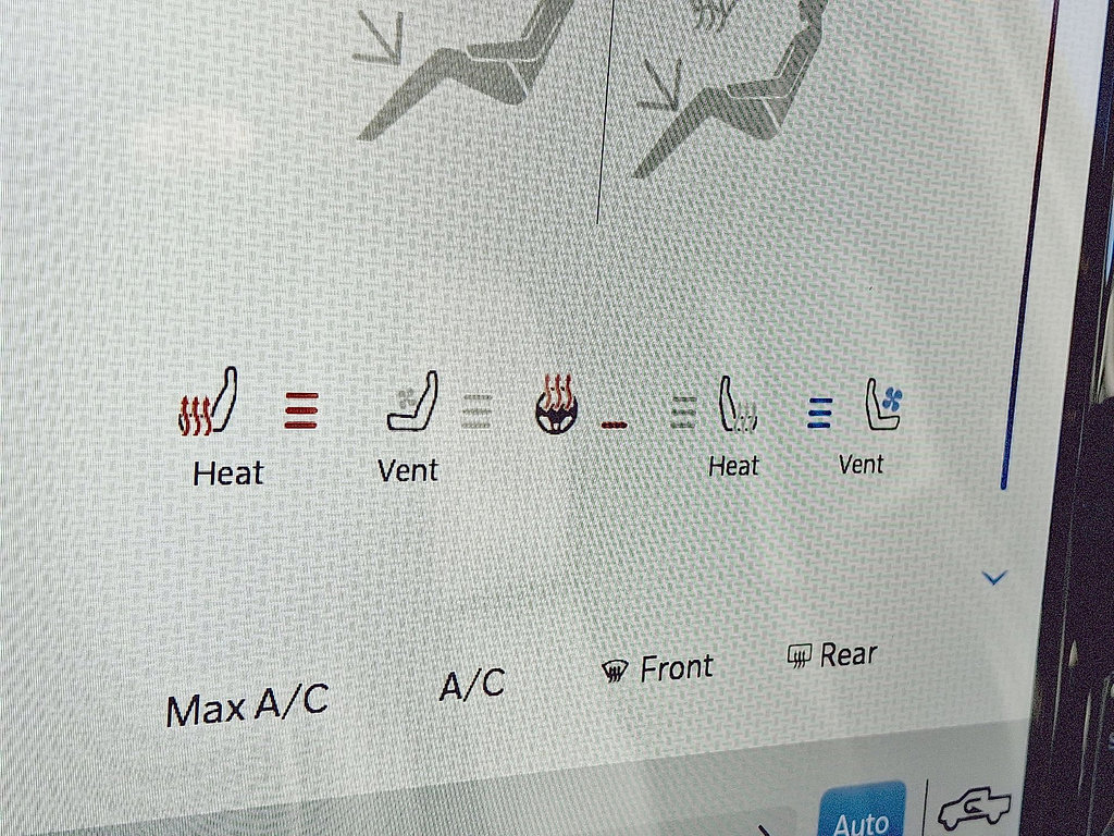 Used 2023 RAM 3500 Limited image 19