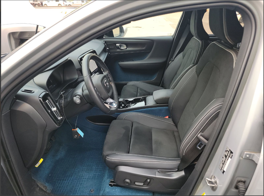 Used 2023 Volvo XC40 Recharge Ultimate w/ Protection Package Premier AWD/4WD image 5