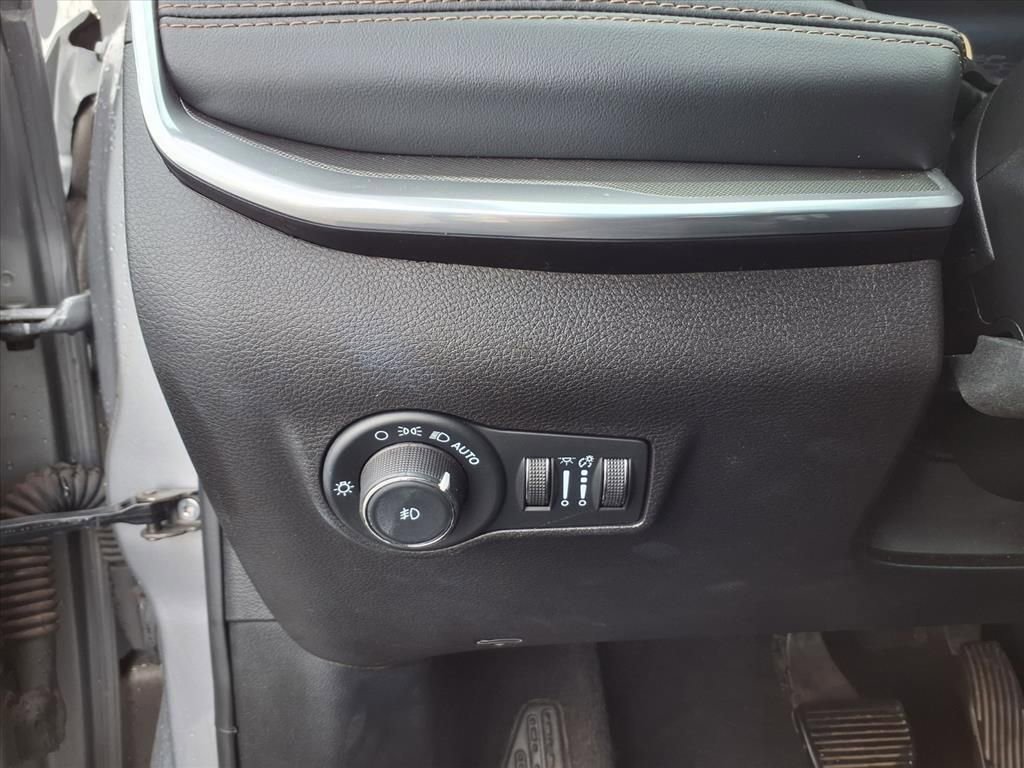 Used 2023 Jeep Compass Limited image 13