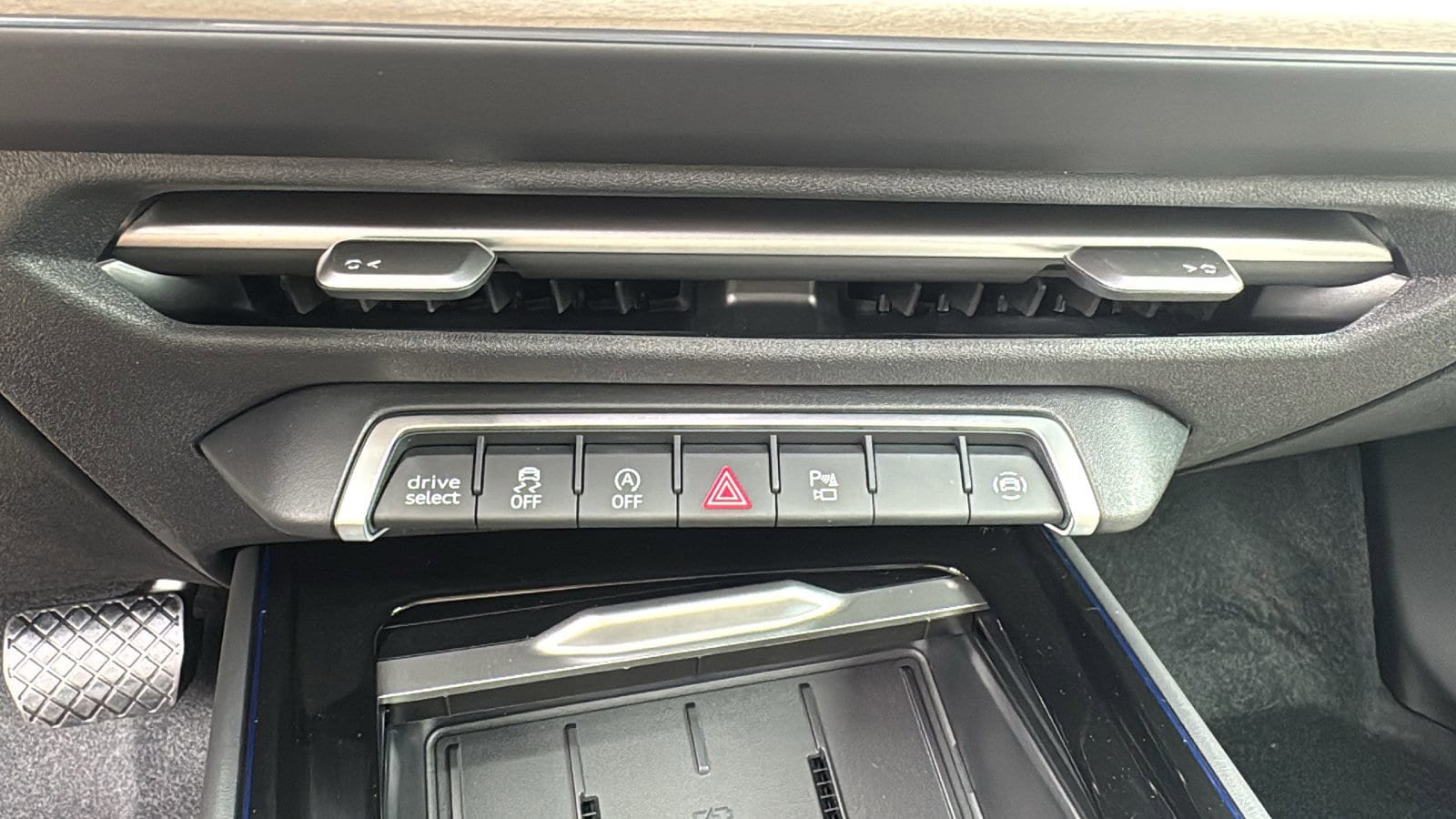 New 2026 Audi Q3 quattro 2.0T AWD/4WD image 20