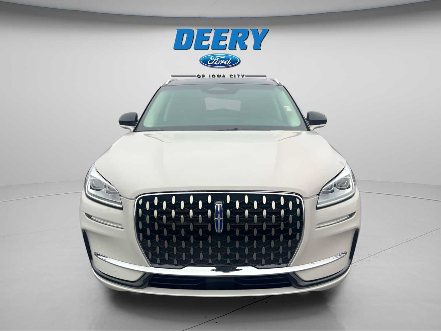 Used 2024 Lincoln Corsair Grand Touring image 3