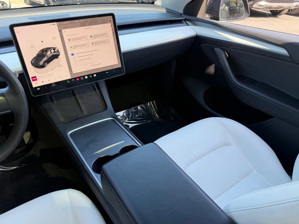 Used 2023 Tesla Model Y Long Range AWD/4WD image 45