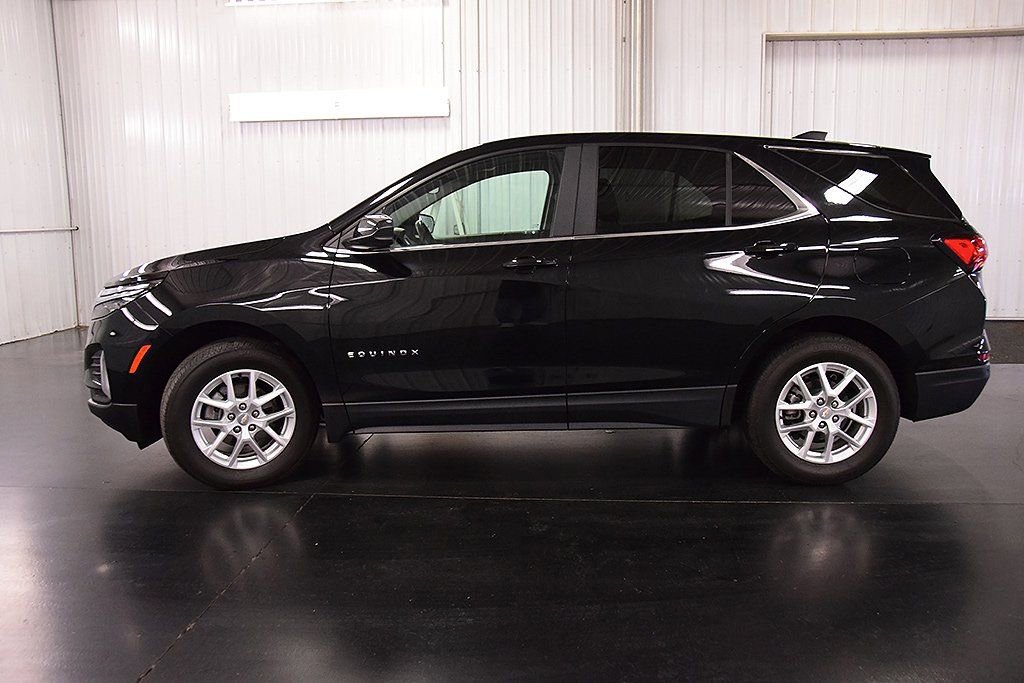 Used 2024 Chevrolet Equinox LT w/ LPO, Floor Liner Package image 5