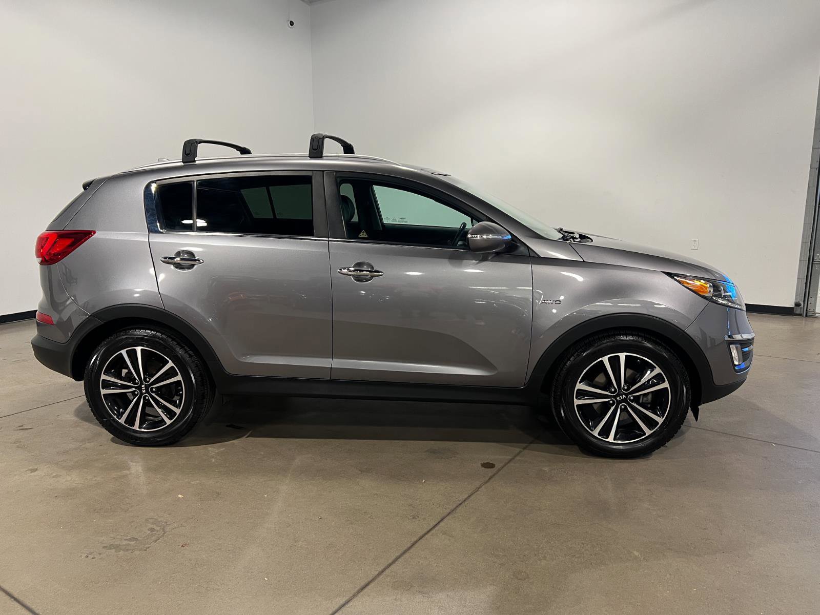 Used 2016 Kia Sportage SX image 2