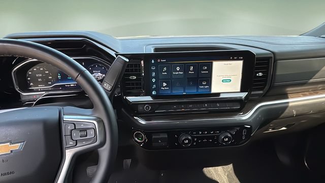 Used 2025 Chevrolet Silverado 1500 LT AWD/4WD image 11