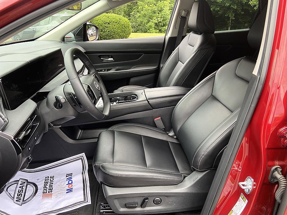 Certified 2025 Nissan Murano SV FWD image 11