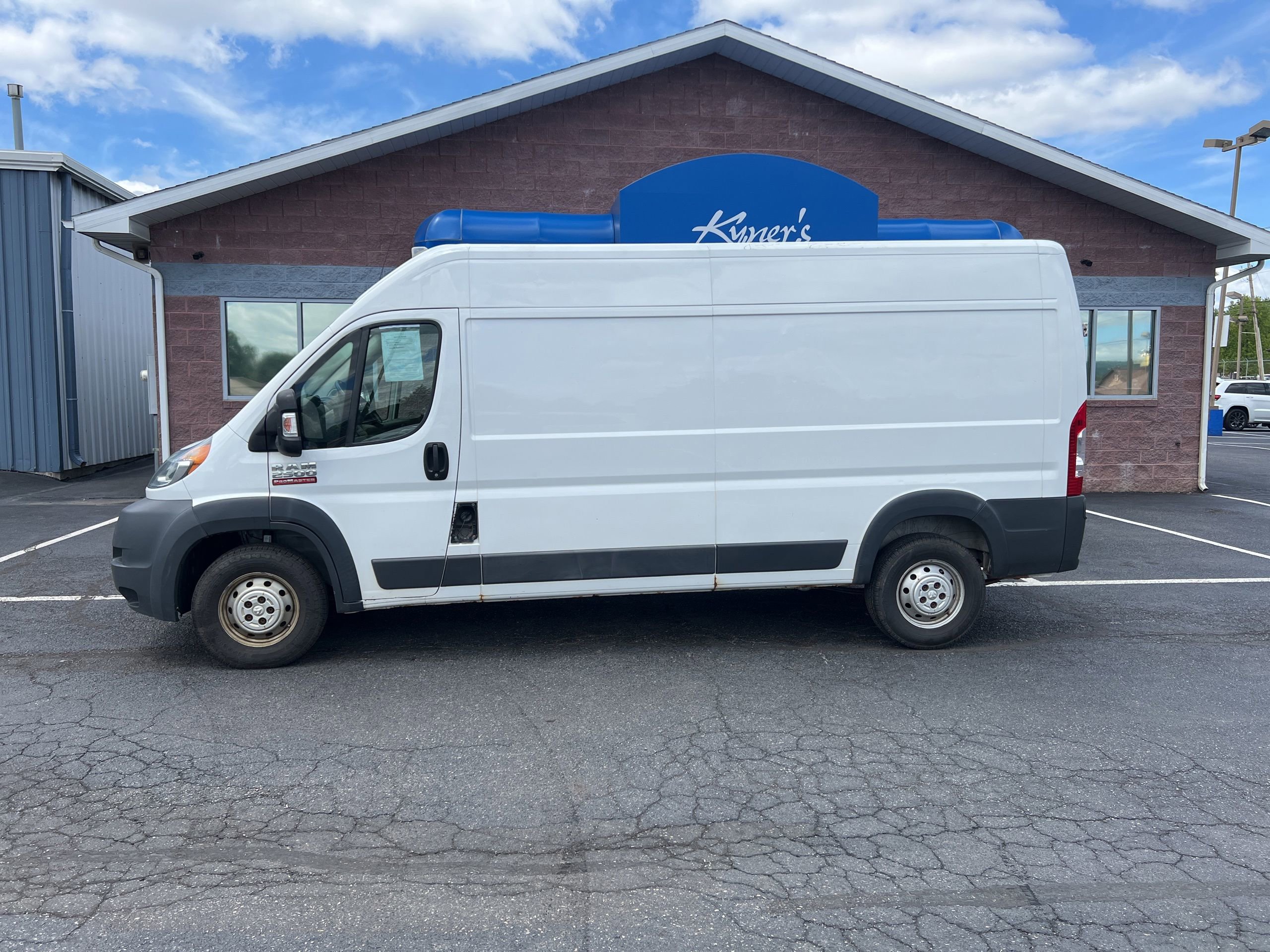 Used 2014 RAM ProMaster 2500 w/ Interior Convenience Group FWD image 2