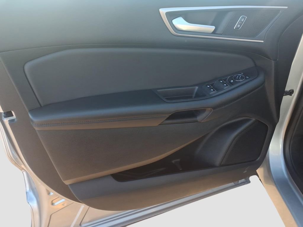 Used 2024 Ford Edge SEL image 17